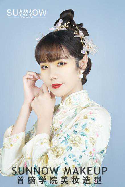 深圳有哪些学化妆，学习化妆师培训学校？