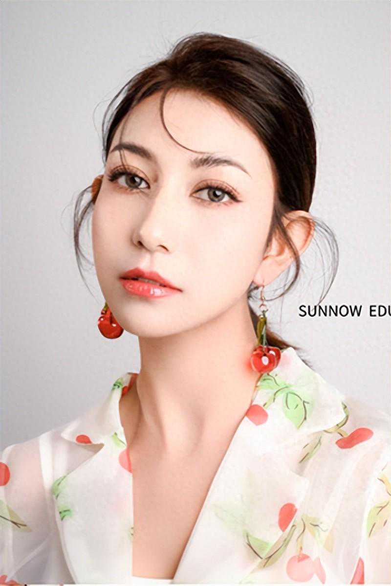 2024年学习化妆去哪？去什么化妆学校？