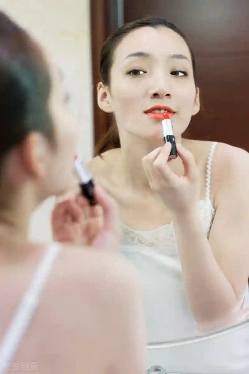 化妆具体学起来贵不贵，难不难？