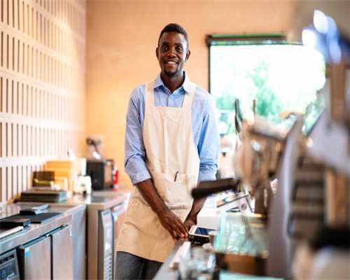 《悠然见南山》今日上映，五大看点解锁万圣节最强喜剧