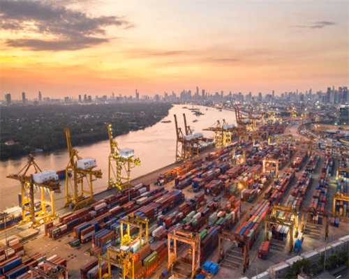 别被明星误导了！5个“鸡肋”护肤品，用过的人都后悔，千万别买