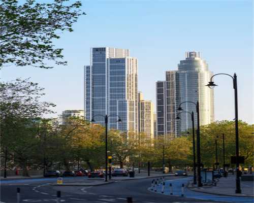 宋徽宗幽会名妓李师师，周邦彦恰巧撞见，写下一阕经典《少年游》