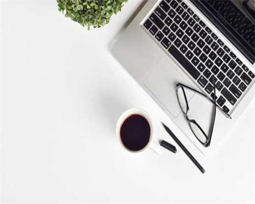 靠着神秘蛇毒生意，广西女子身家暴涨几十亿，美国人讨好她送悍马