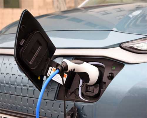 “妆”点生活 美出自我 化妆课堂塑造“魅力女性”